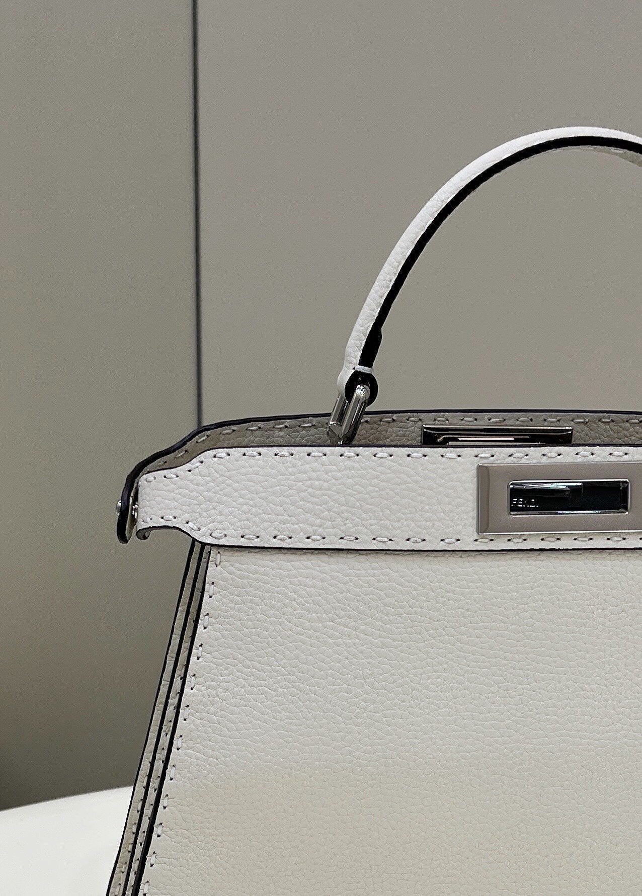 Fendi Peekaboo Iseeu Medium 33cm