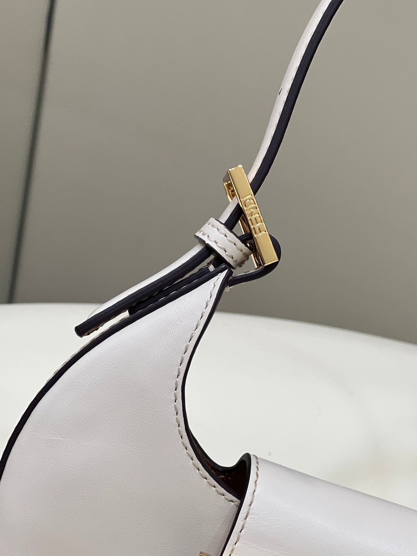 Fendi Cookie 19cm White