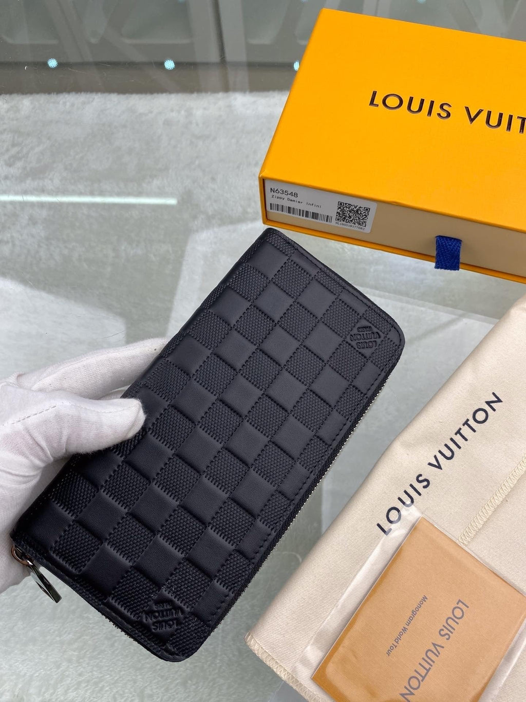 Louis Vuitton Zippy Vertical Wallet 20cm