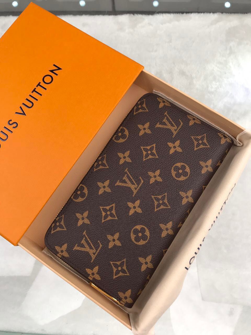 Louis Vuitton Zippy Vertical Wallet 20cm
