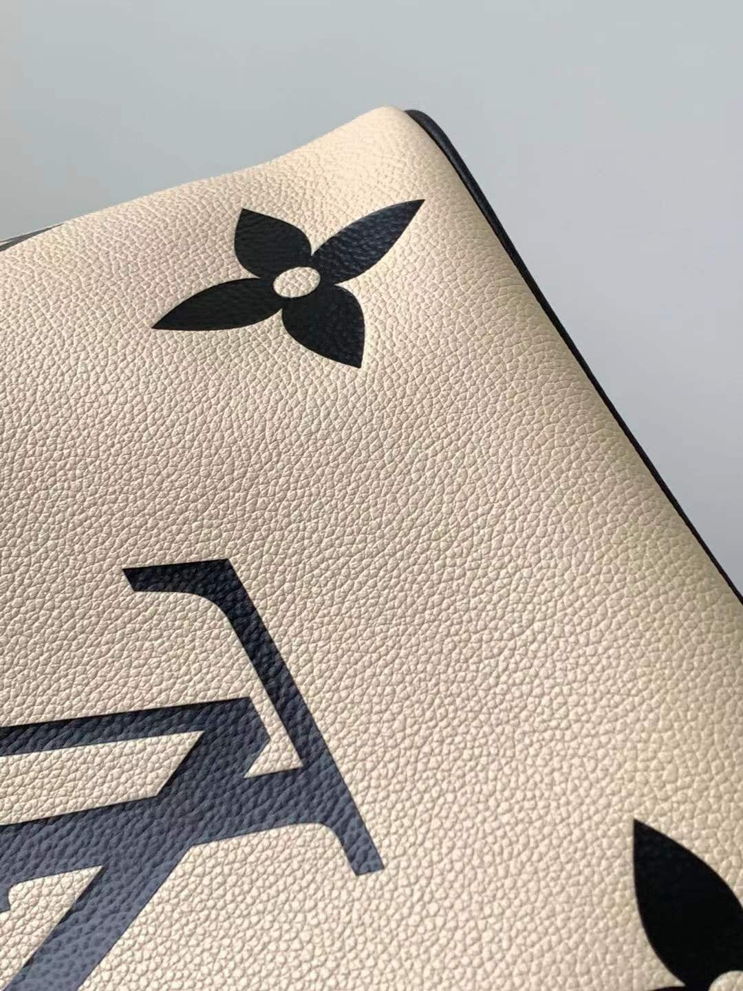 LV Crafty Neoneo Mm Bucket Bag