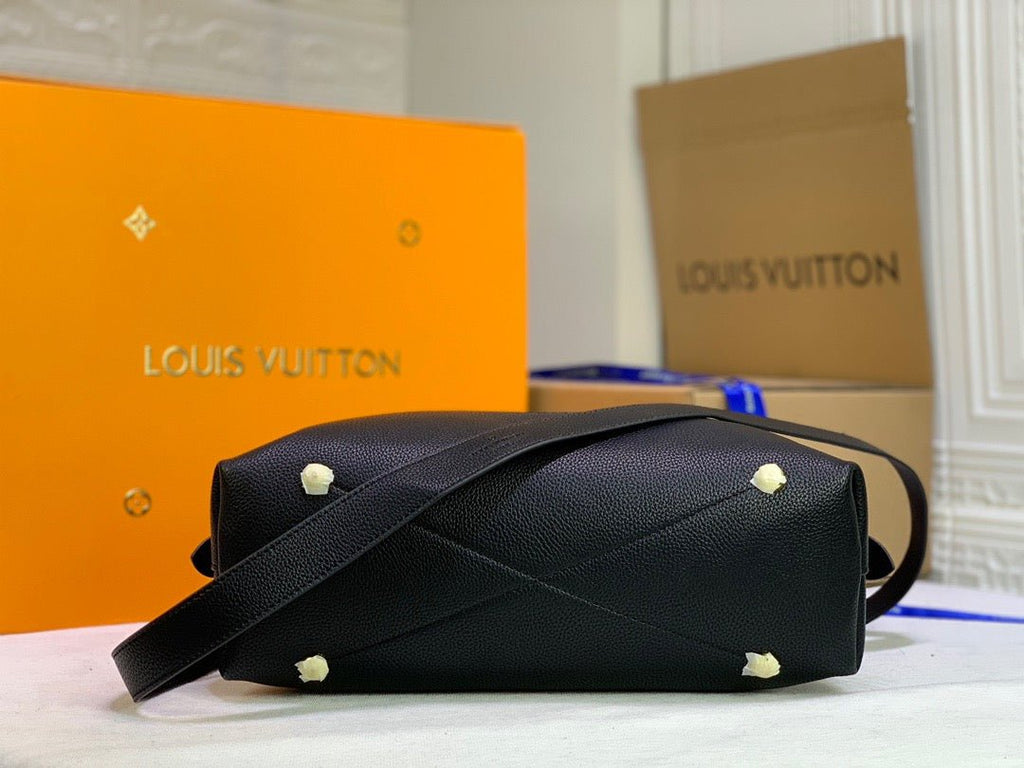 Louis vuitton ALMA Monogram 35cm Black