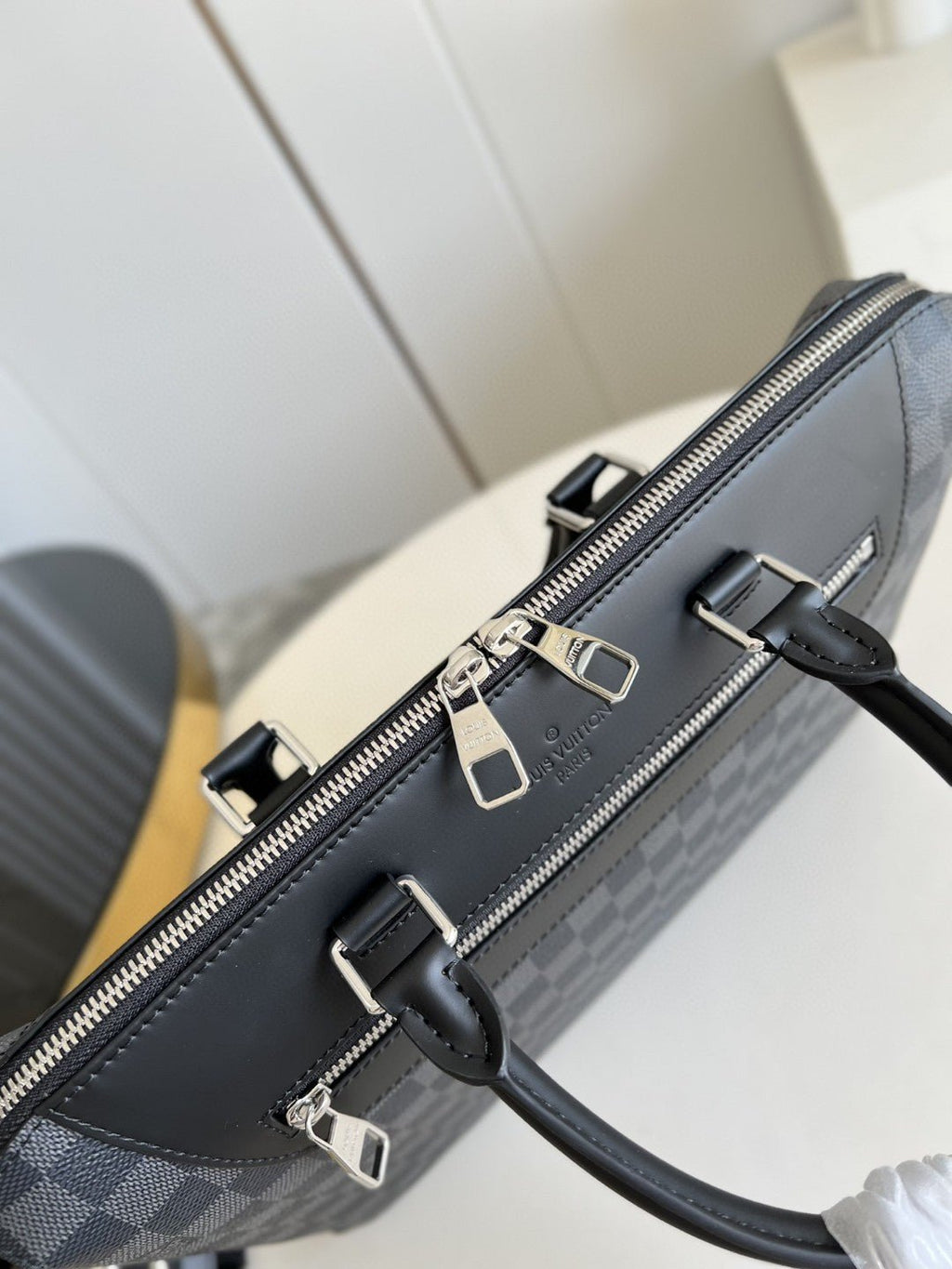 Louis Vuitton Porte Documents Jour Damier Graphite 37cm