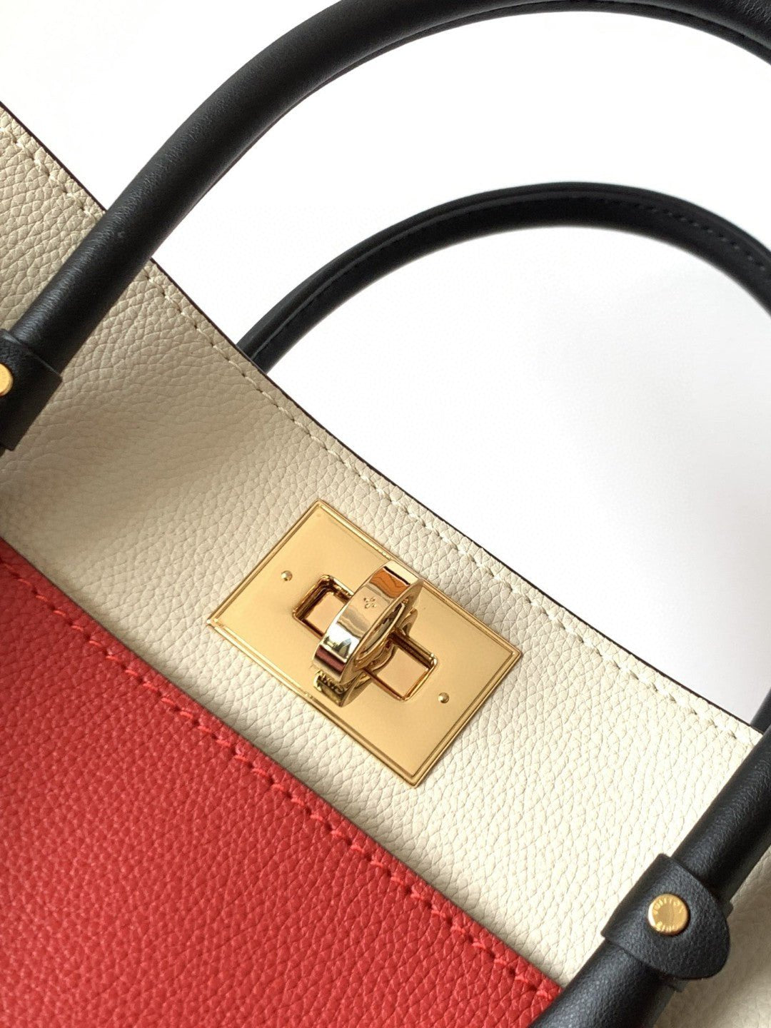 Louis Vuitton M57728 On My Side PM 30cm Red