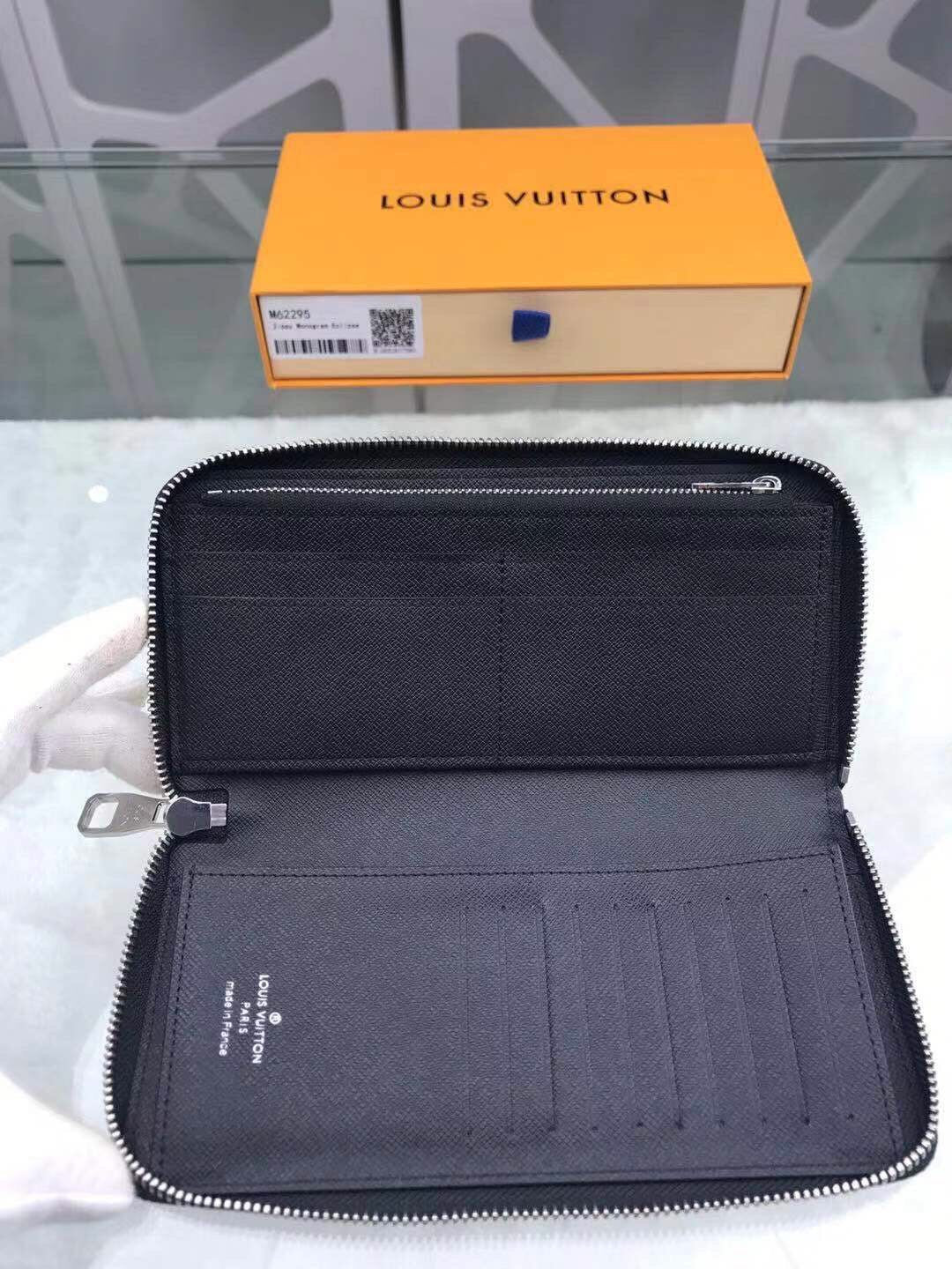 Louis Vuitton Zippy Vertical Wallet 20cm