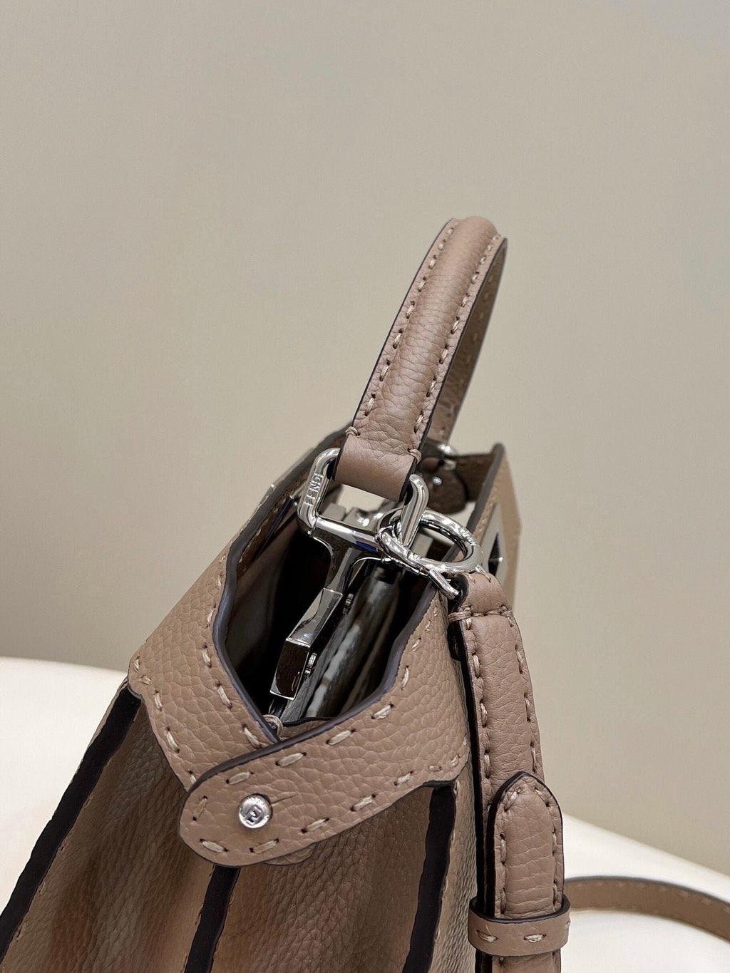Fendi Peekaboo Iseeu Medium 33cm Brown