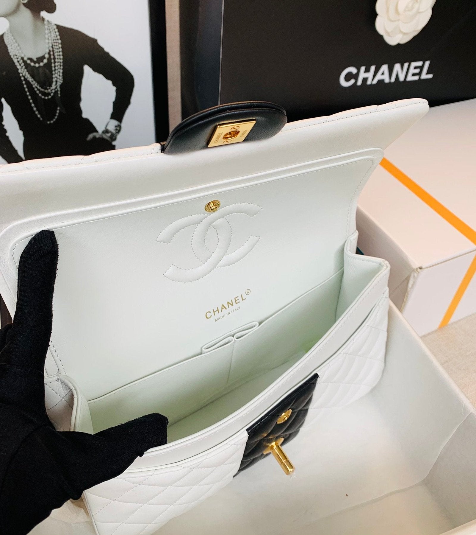 Chanel Mini Flap Bag 25cm White
