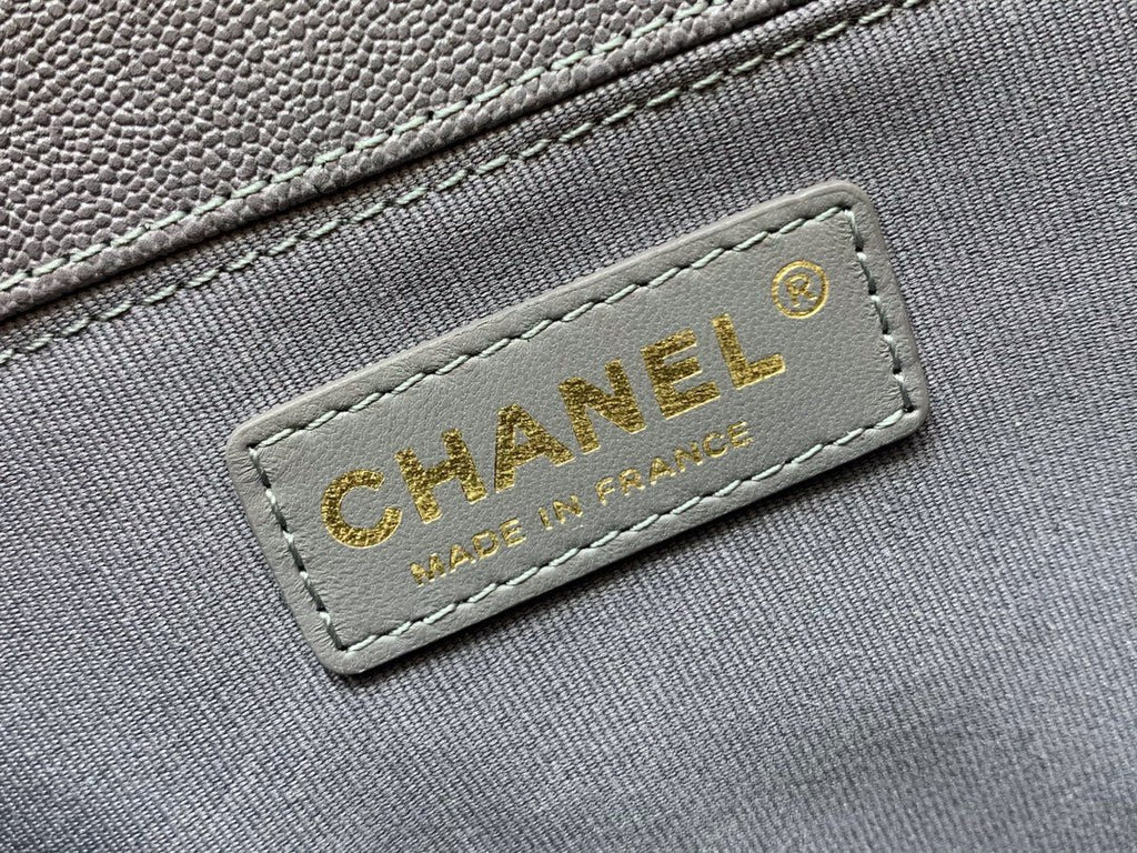 Chanel Classic Flapbag Gold Hardware 25cm