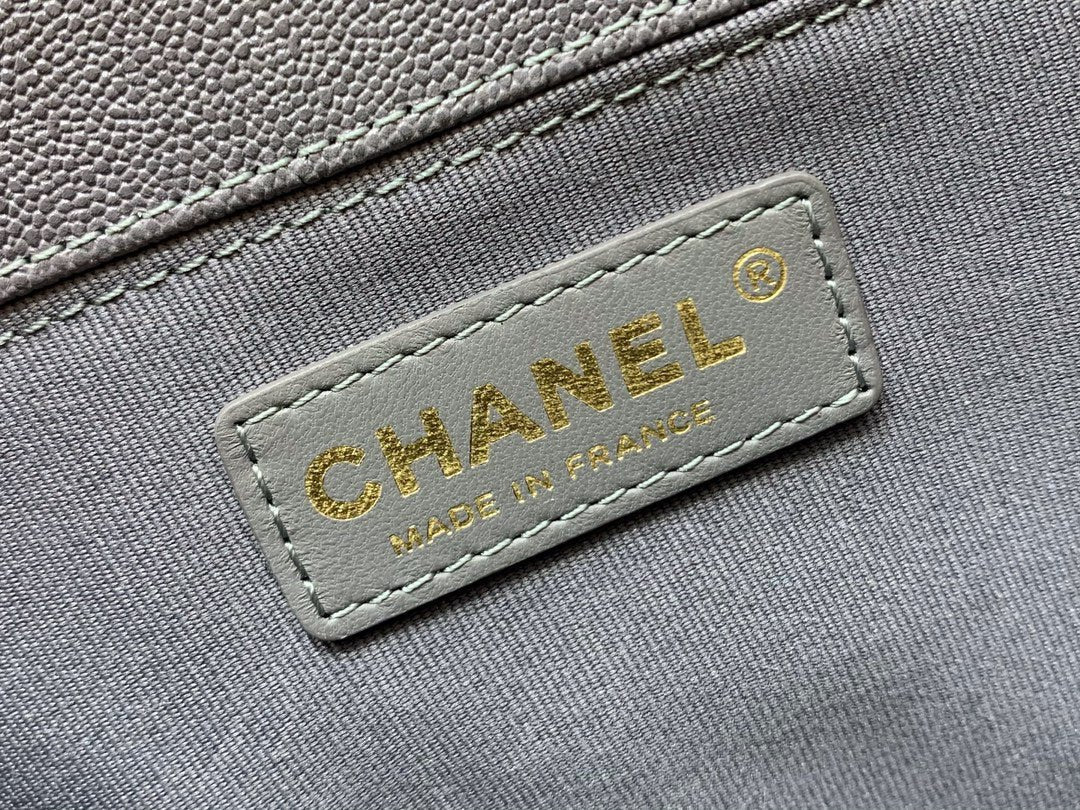 Chanel Classic Flapbag Gold Hardware 25cm
