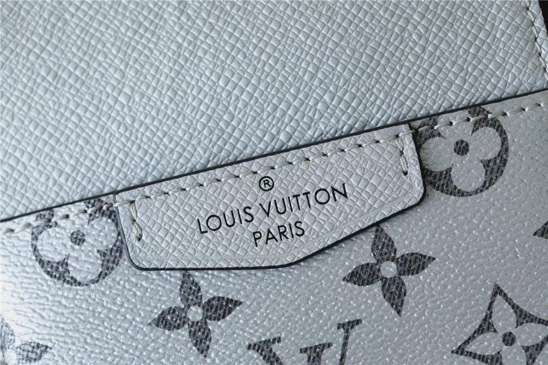 Louis Vuitton Outdoor Sling Bag 21cm