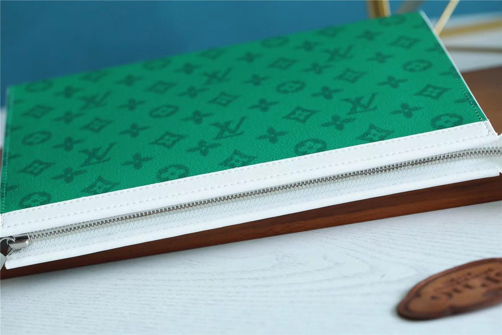 Louis Vuitton Pochette Voyage MM Vintage Monogram Canvas Green By Virgil Abloh For Fall-Winter, Men’s Travel Accessories 27cm LV M80803