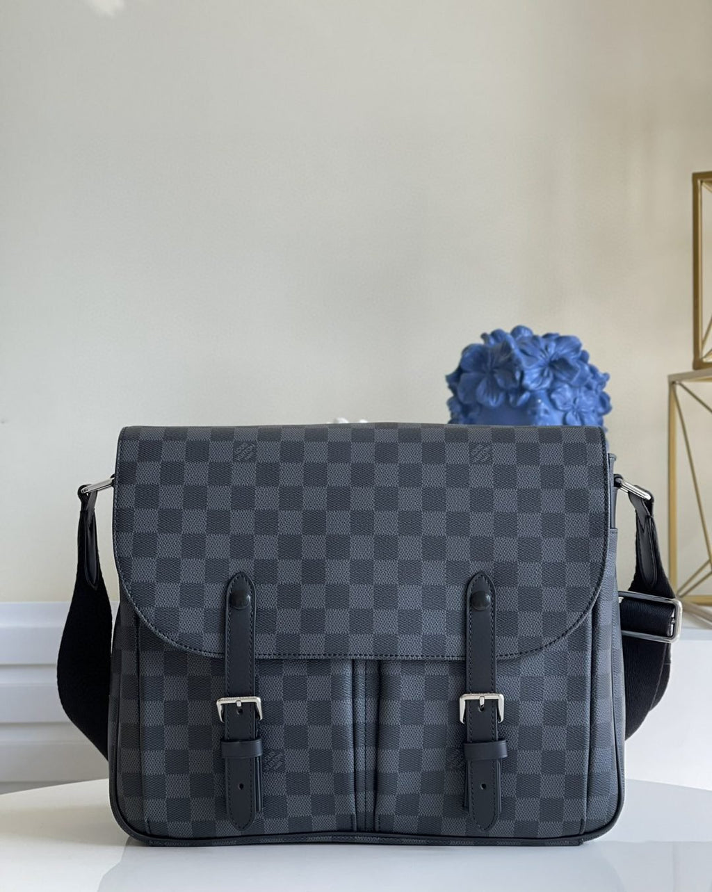 Louis Vuitton Christopher Messenger Bag Damier Graphite 33cm