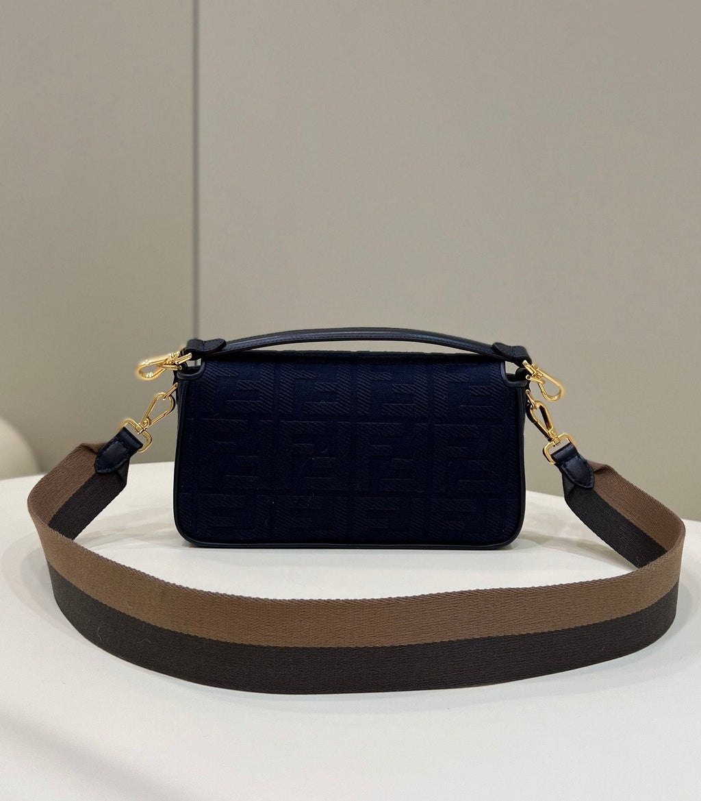 Fendi Baguette Midi 27cm Blue