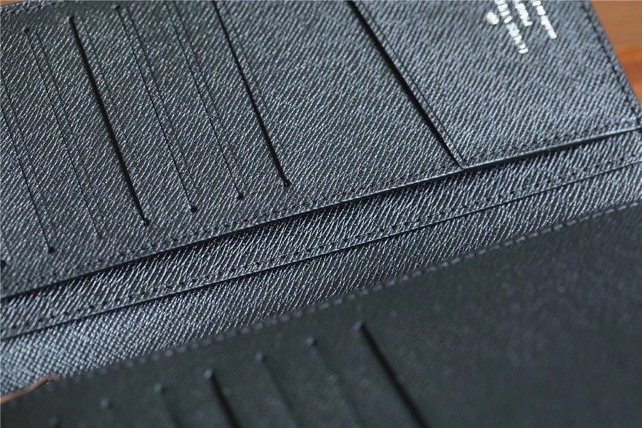 Louis Vuitton M80465 Brazza Wallet 19cm