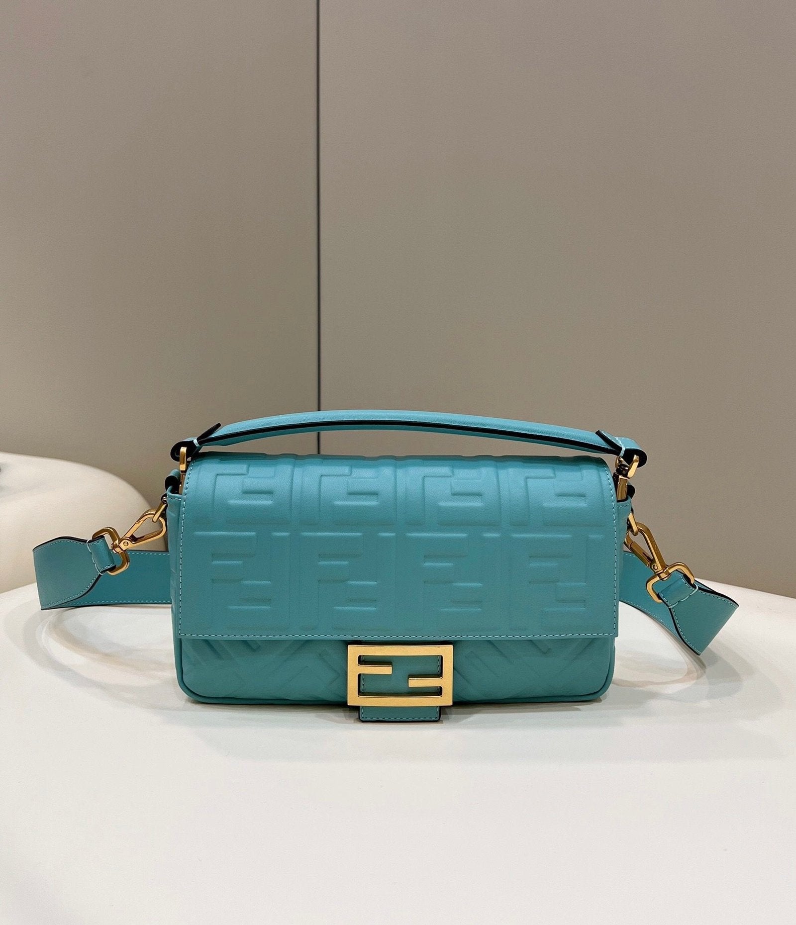 Fendi Baguette Midi 27cm Light Blue