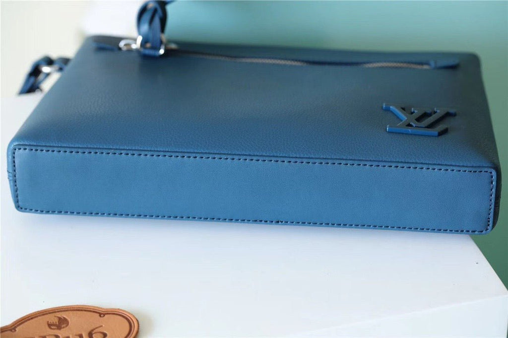 Louis Vuitton Pochette Ipad Blue Aerogram For Men, Men’s Wallet 30cm LV M81029