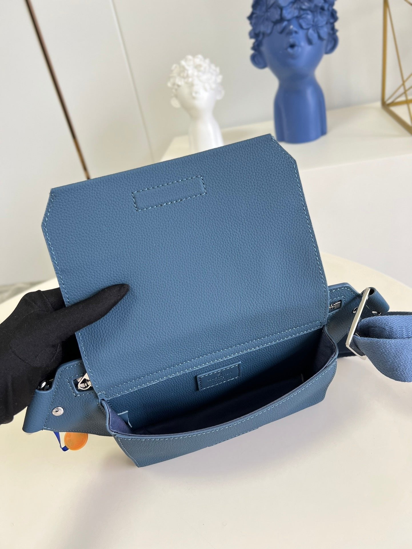 Louis Vuitton Aerogram Slingbag Navy Blue For Men, Men’s Bags 30cm LV M59625