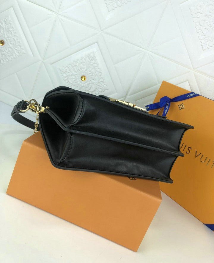 Louis Vuitton Dauphine Chain 25cm Black