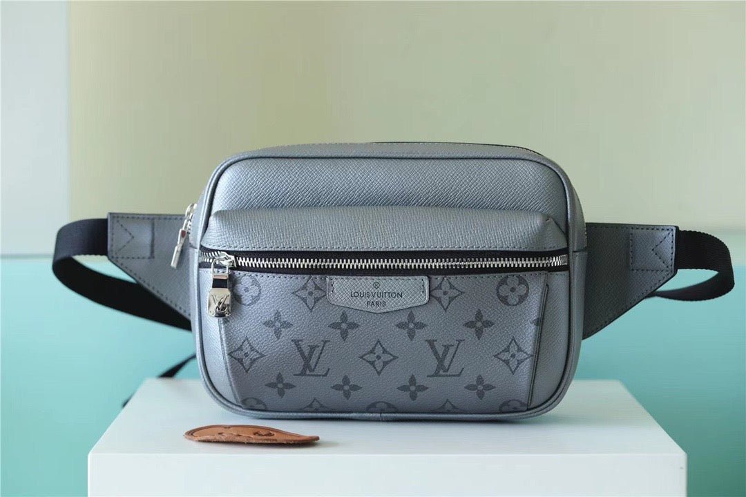 Louis Vuitton Outdoor Sling Bag 15cm