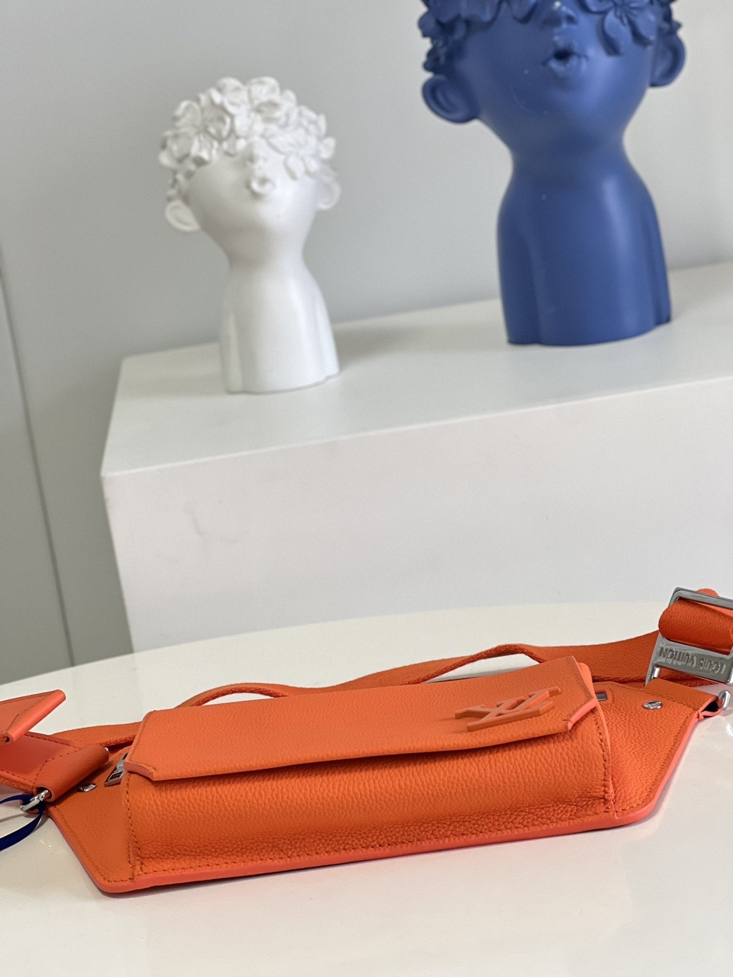 Louis Vuitton Aerogram Slingbag Orange For Men, Men’s Bags 30cm LV M59625