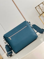 Louis Vuitton M59327 New Messenger 28cm
