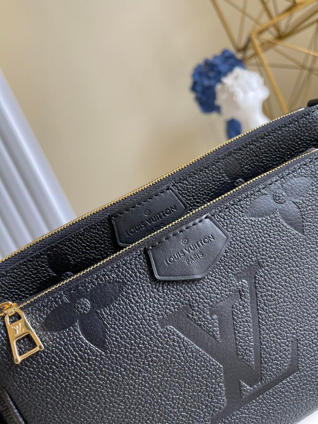 Louis Vuitton Multi Pochette Crossbody Bags 24cm Black