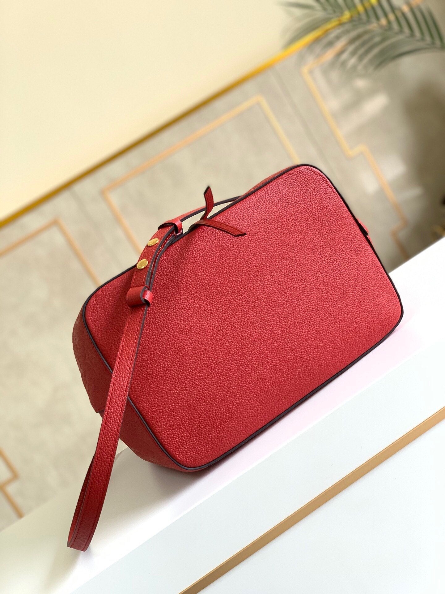 Louis Vuitton Crossbody Bags 26cm Red