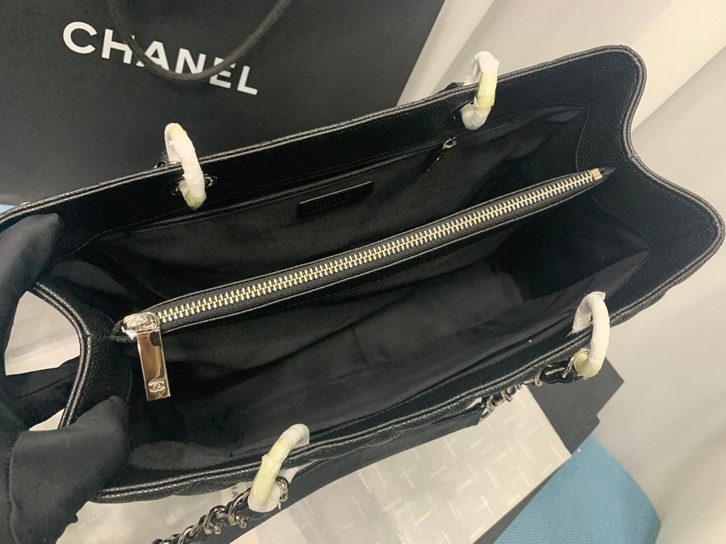 Chanel Tote Bag Spring Collection Gold Hardware 33cm Black