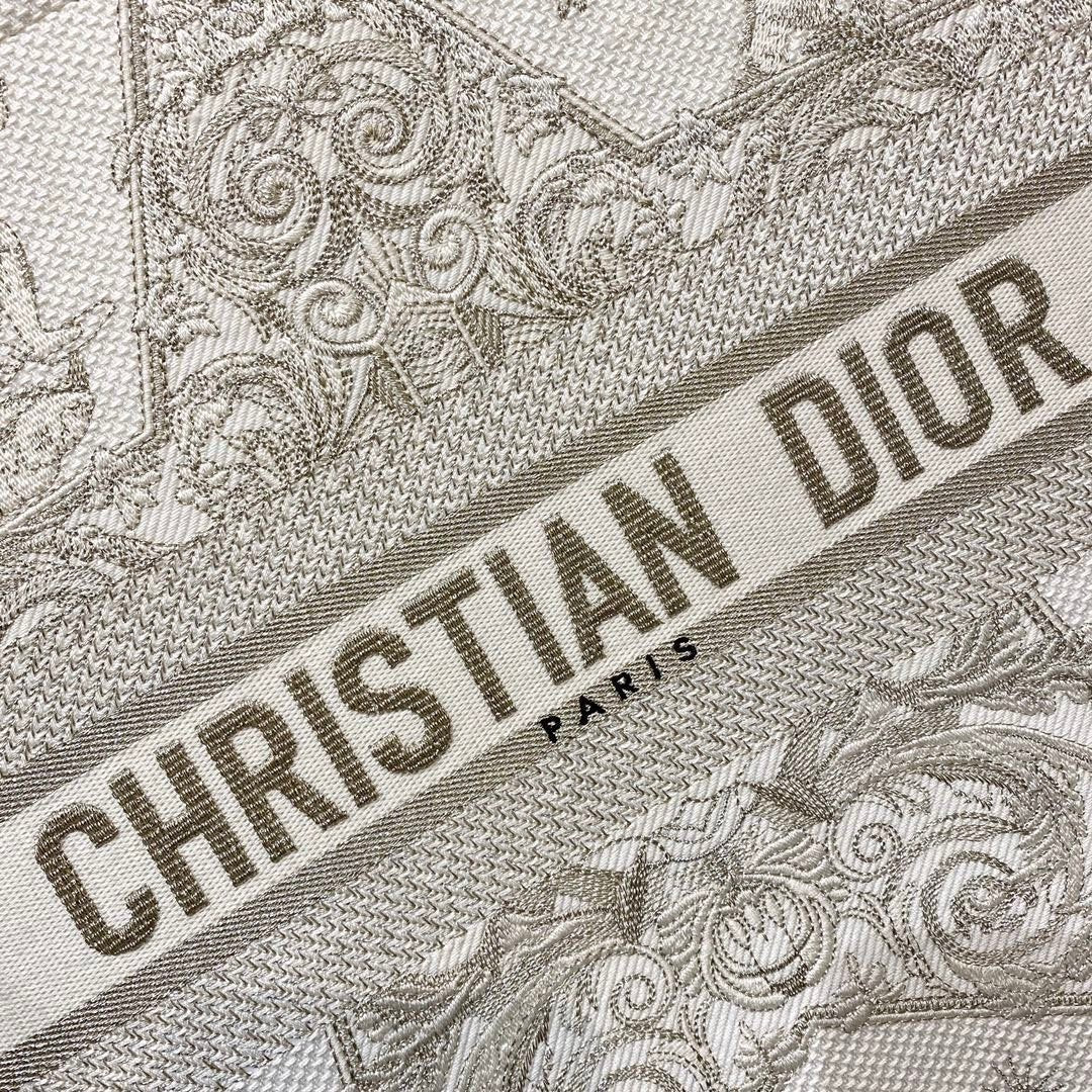 Christian Dior Medium Book Tote 42cm