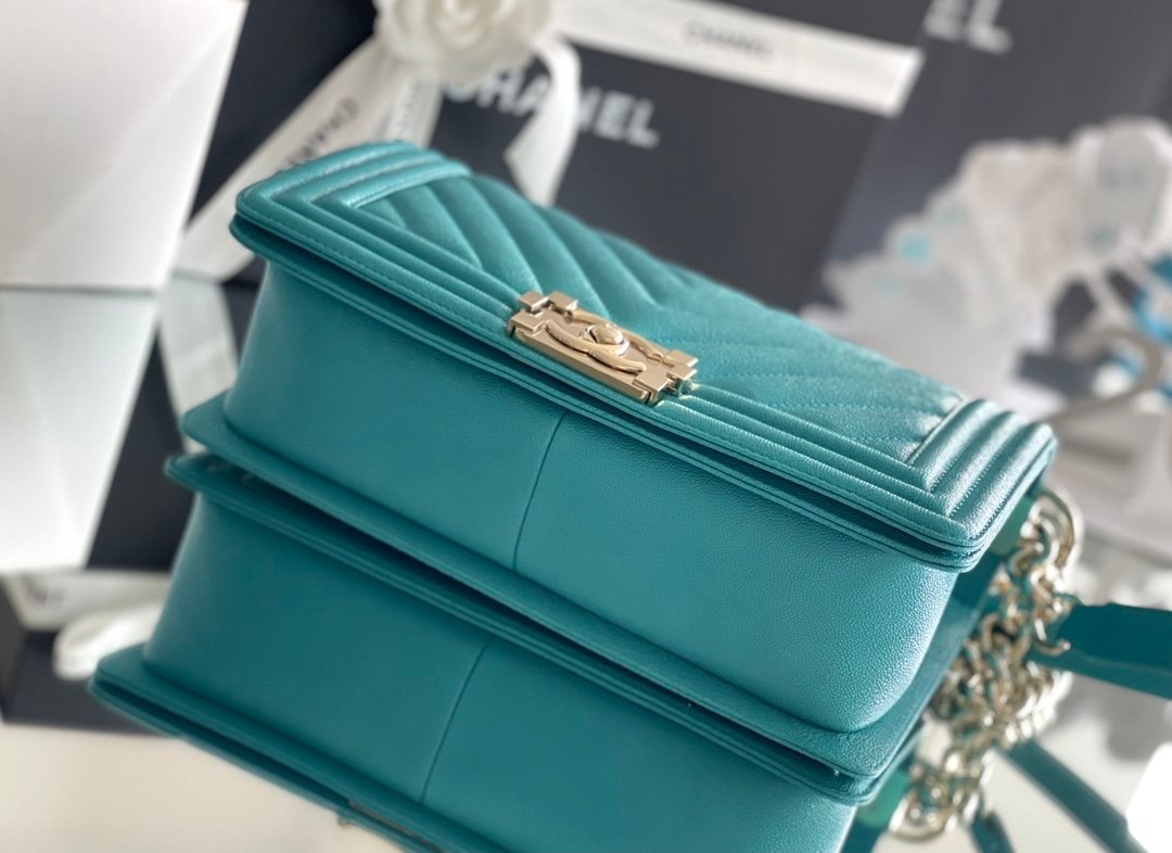Chanel Medium Classic Flapbag 25cm Blue