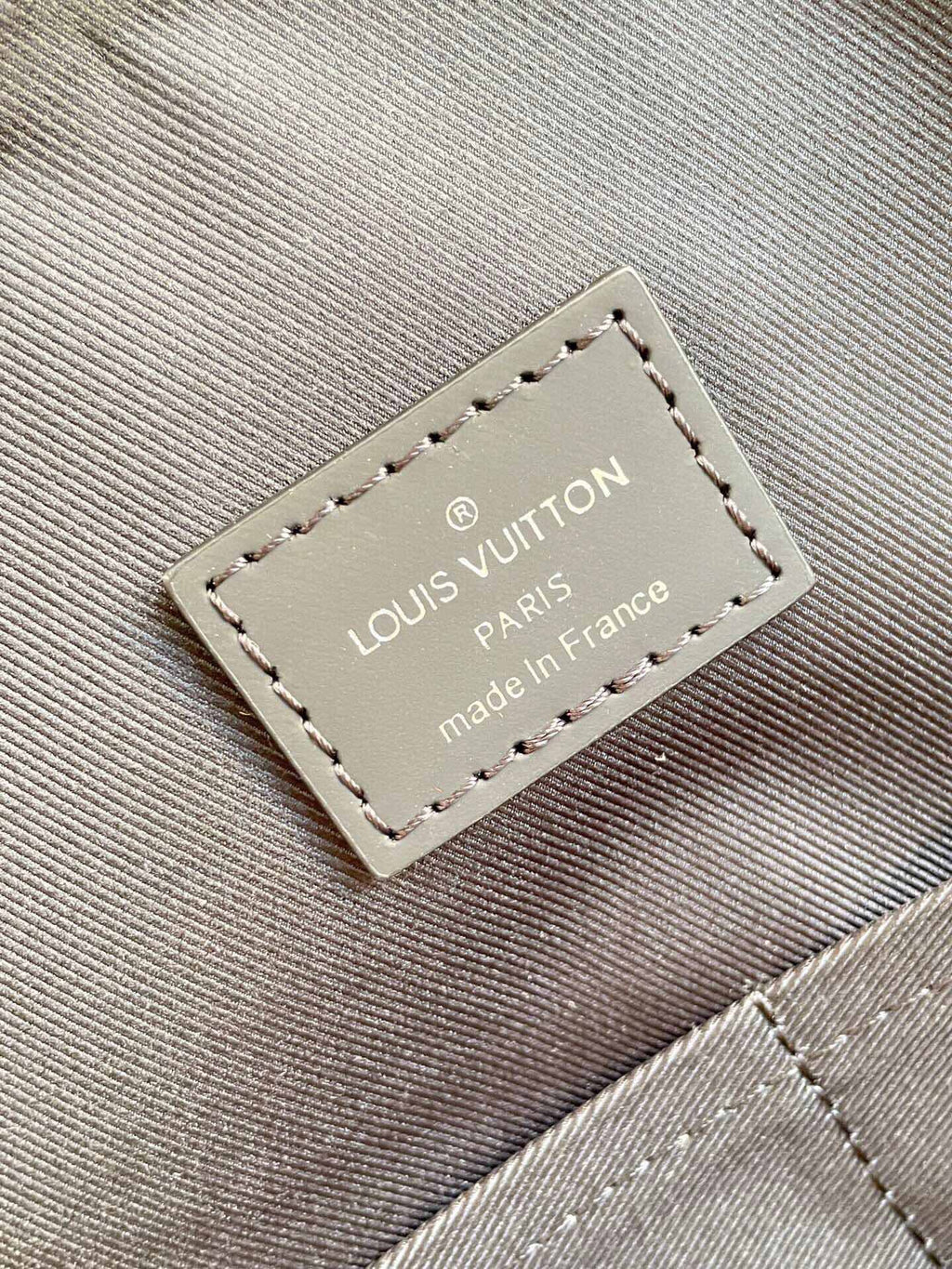 Louis Vuitton M40566 Briefcase Explorer 39cm