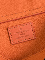 Louis Vuitton Aerogram Slingbag Orange For Men, Men’s Bags 30cm LV M59625