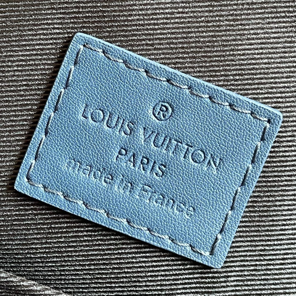 Louis Vuitton M58475 Christopher Messenger 29cm Blue