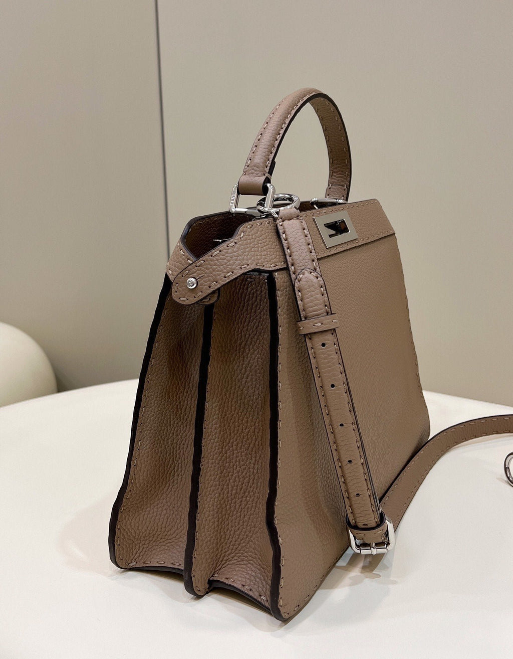 Fendi Peekaboo Iseeu Medium 33cm Brown