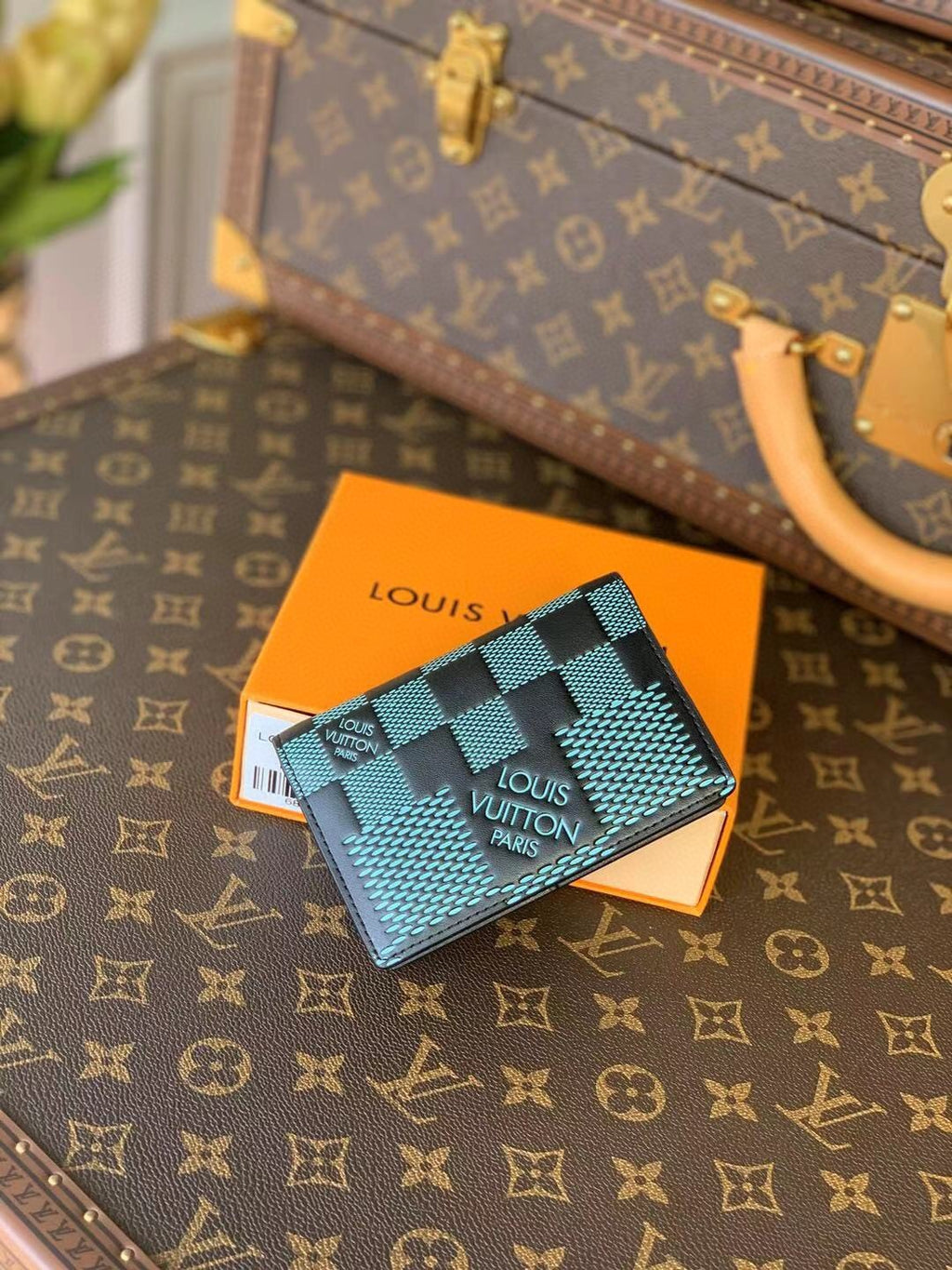 Louis Vuitton Damier Wallet 8cm Green
