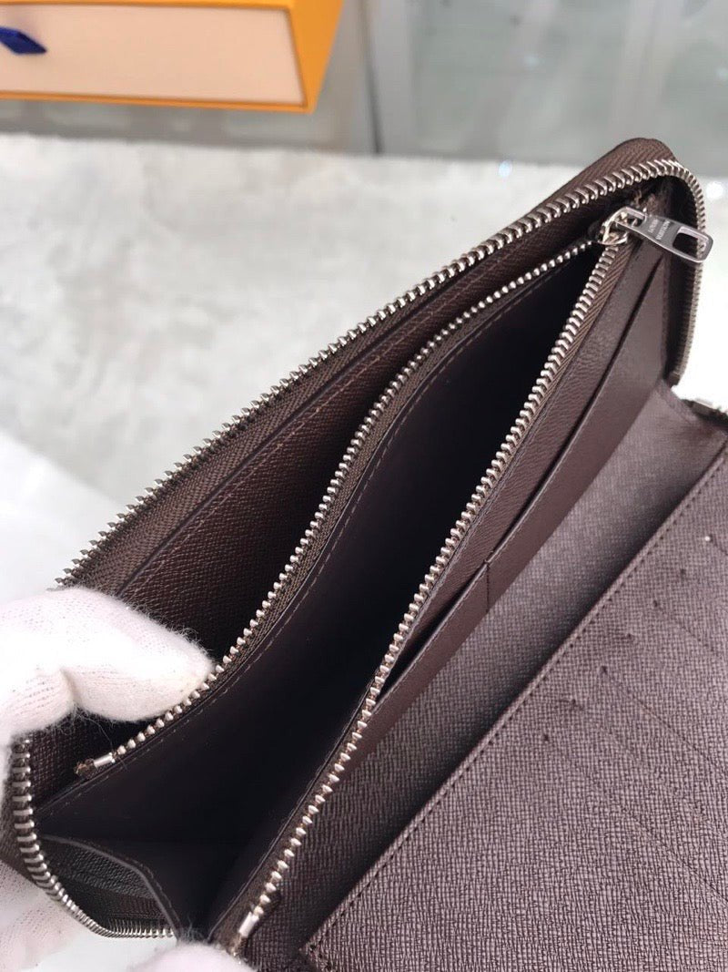 Louis Vuitton Zippy Vertical Wallet 20cm
