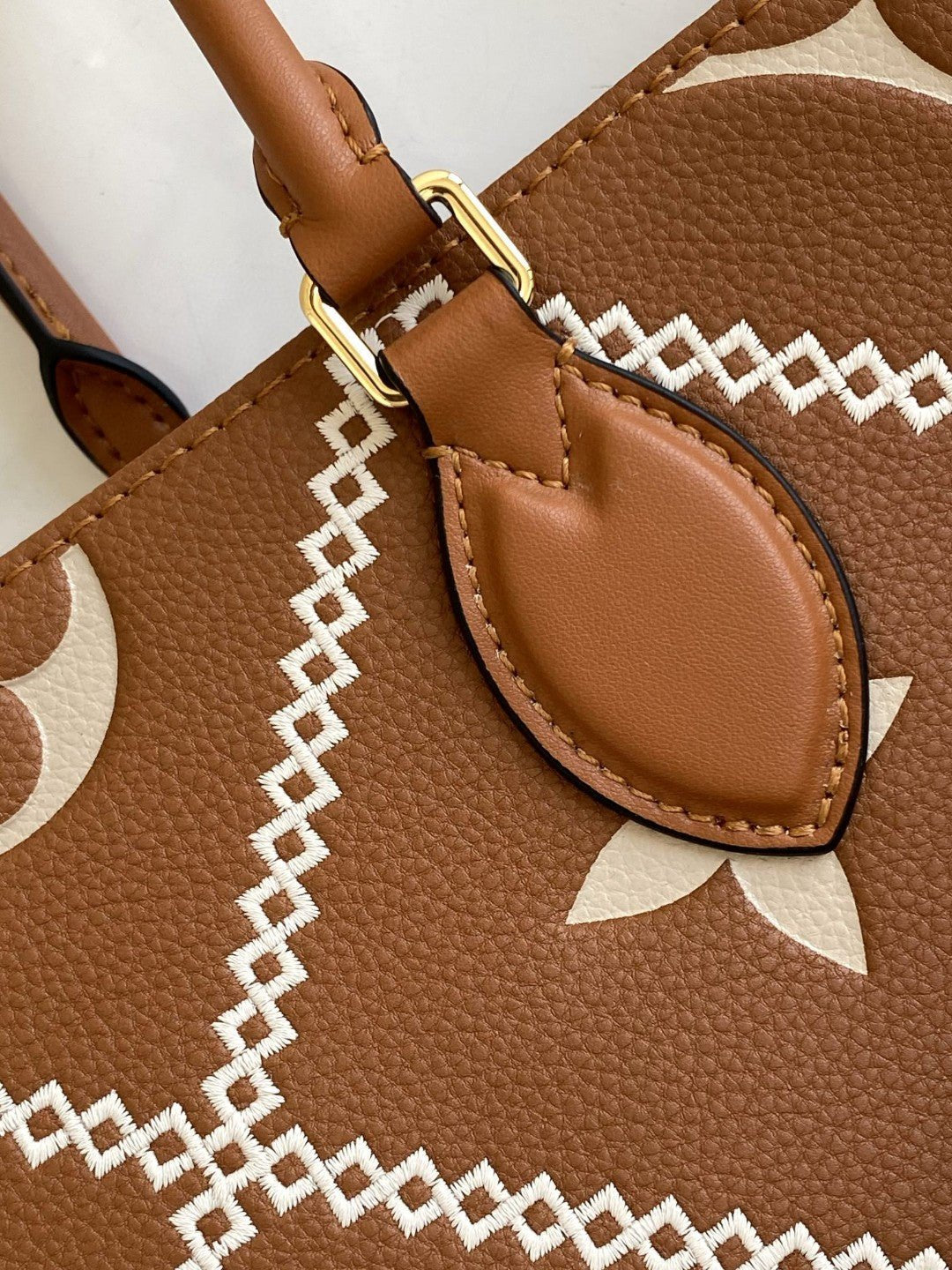 Louis Vuitton M45595 Onthego MM 35cm Brown