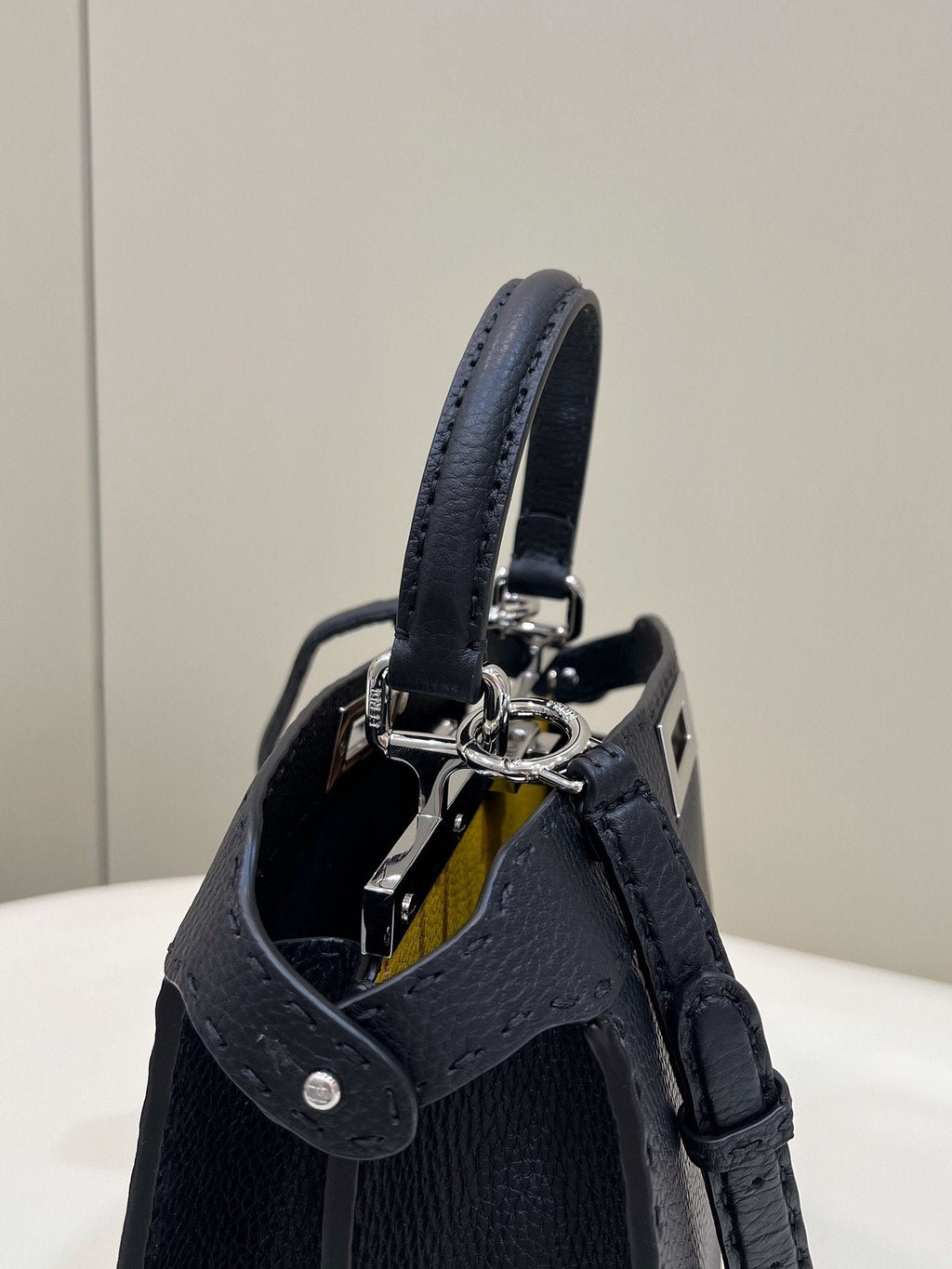 Fendi Peekaboo Iseeu Medium 33cm Black