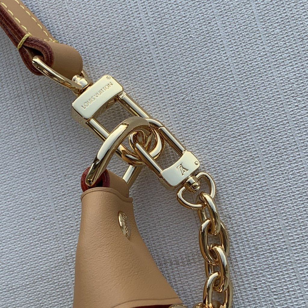 Louis Vuitton M81098 Loop 24cm Brown