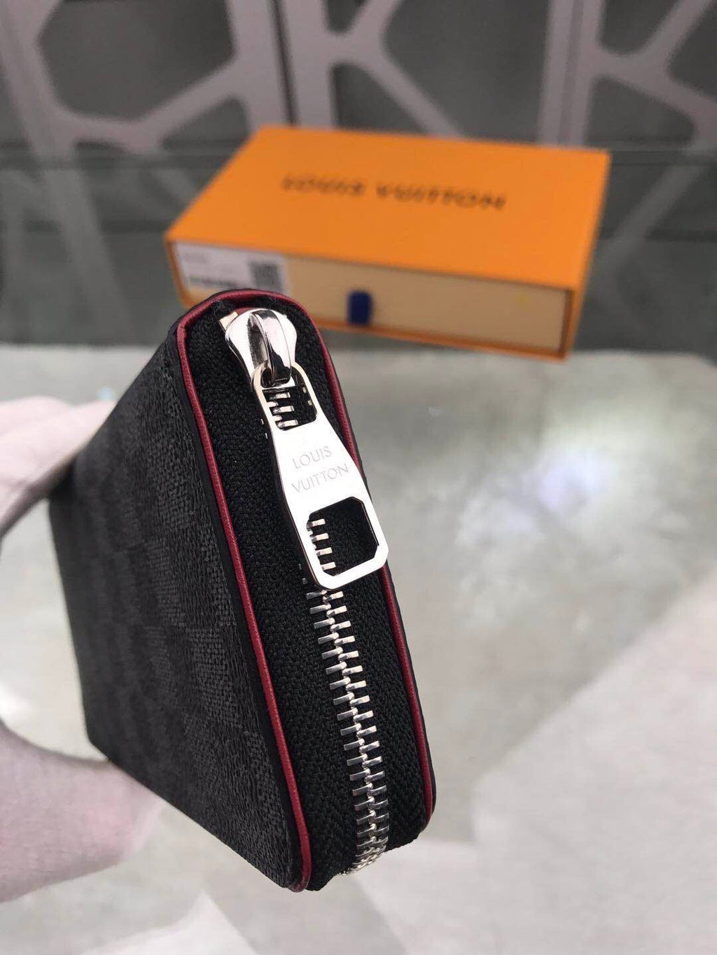 Louis Vuitton Zippy Vertical Wallet 20cm