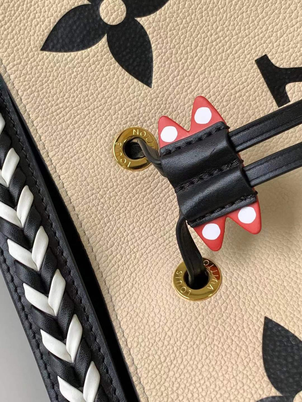 LV Crafty Neoneo Mm Bucket Bag
