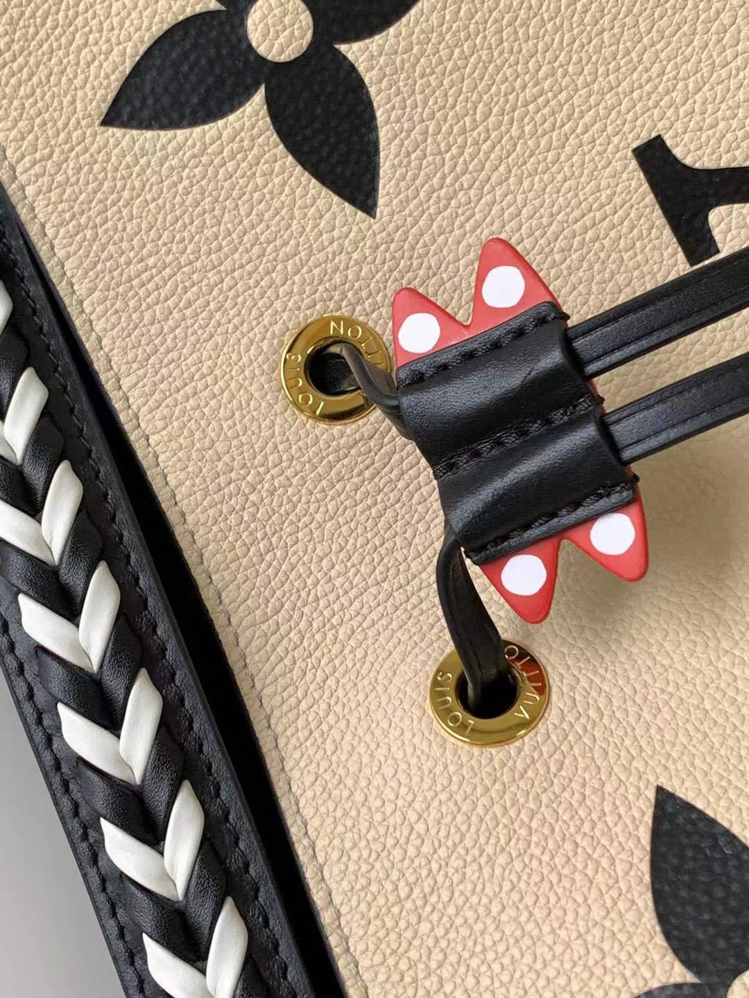 LV Crafty Neoneo Mm Bucket Bag