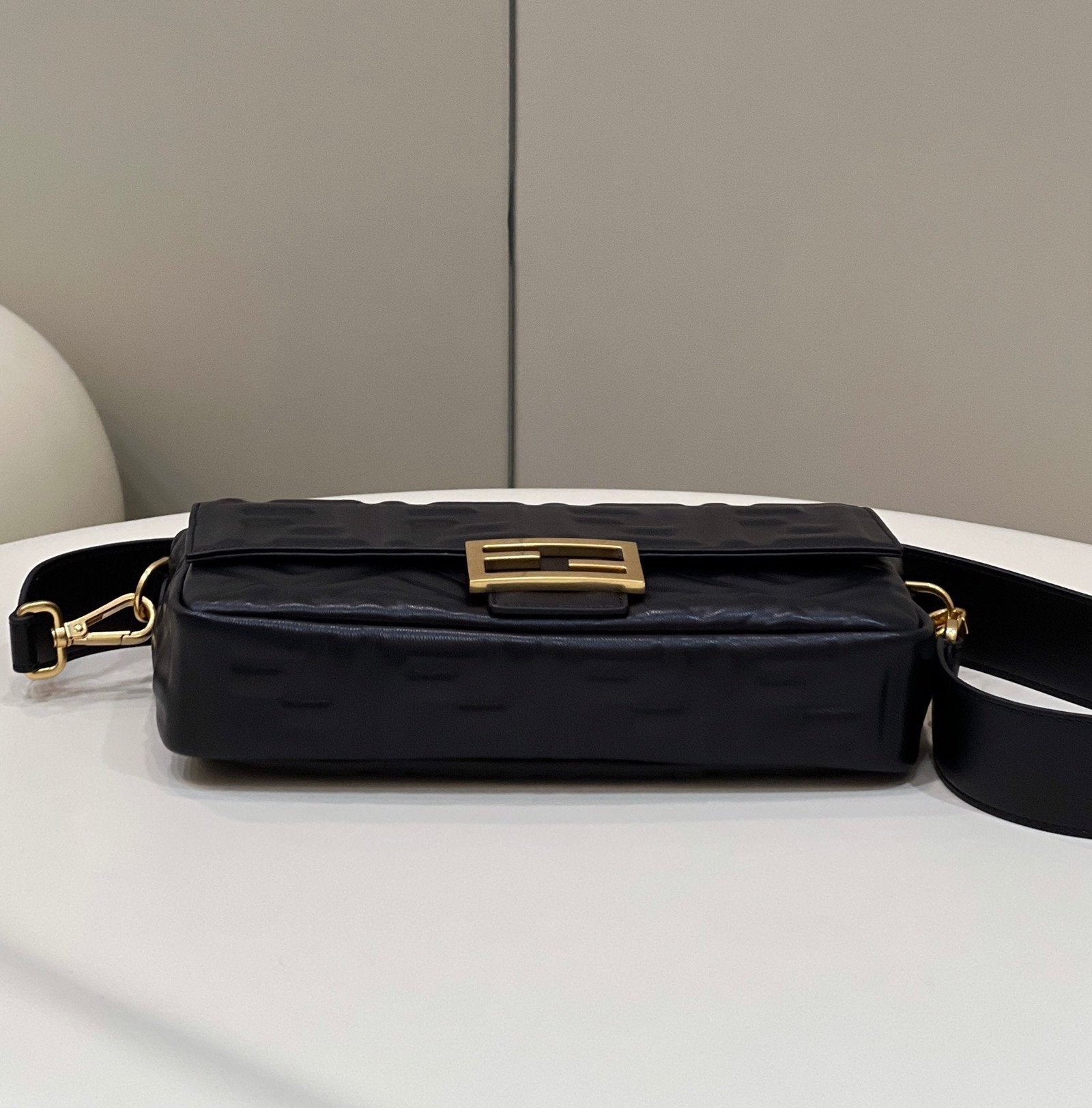 Fendi Baguette Midi 27cm Black
