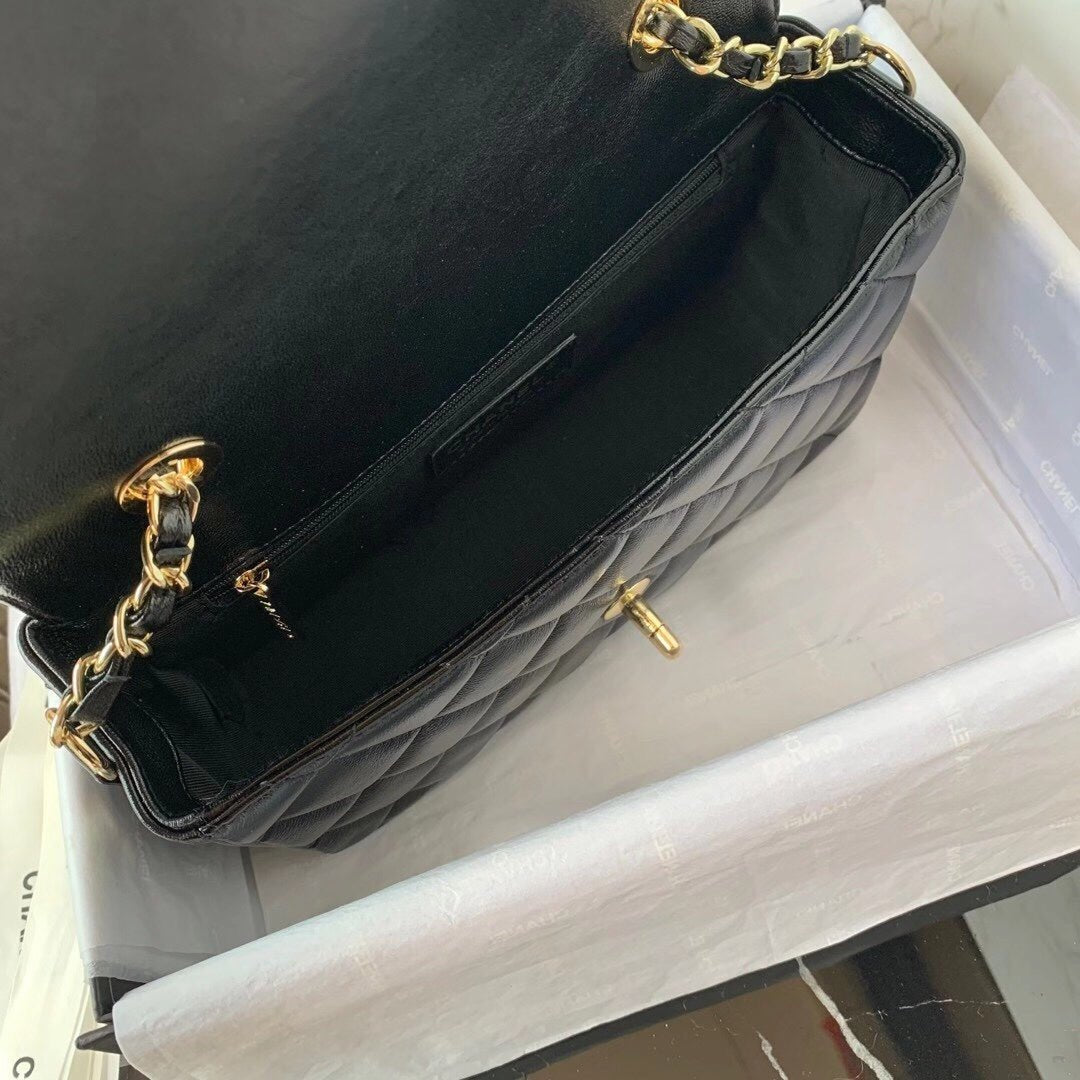 Chanel Classic Flapbag Gold Hardware 23cm Black