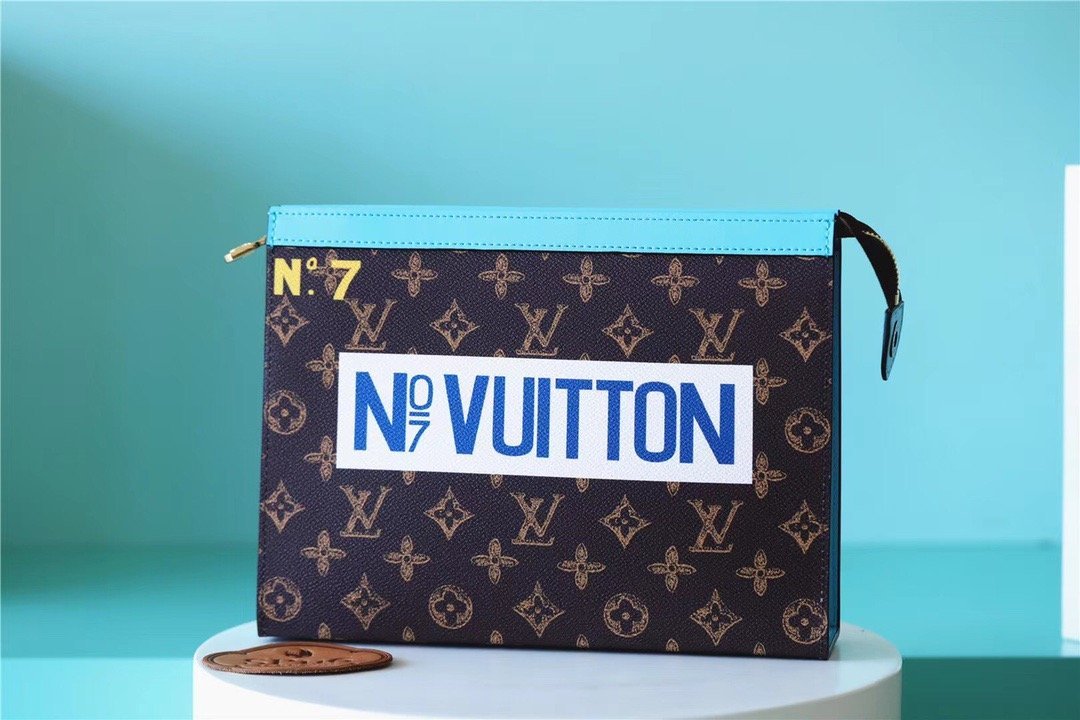Louis Vuitton Pochette Voyage 27cm
