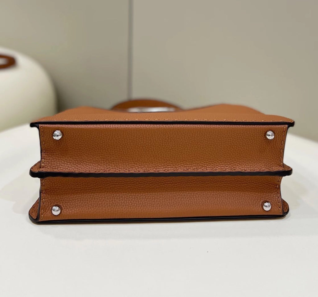 Fendi Peekaboo Iseeu Medium Brown 33cm