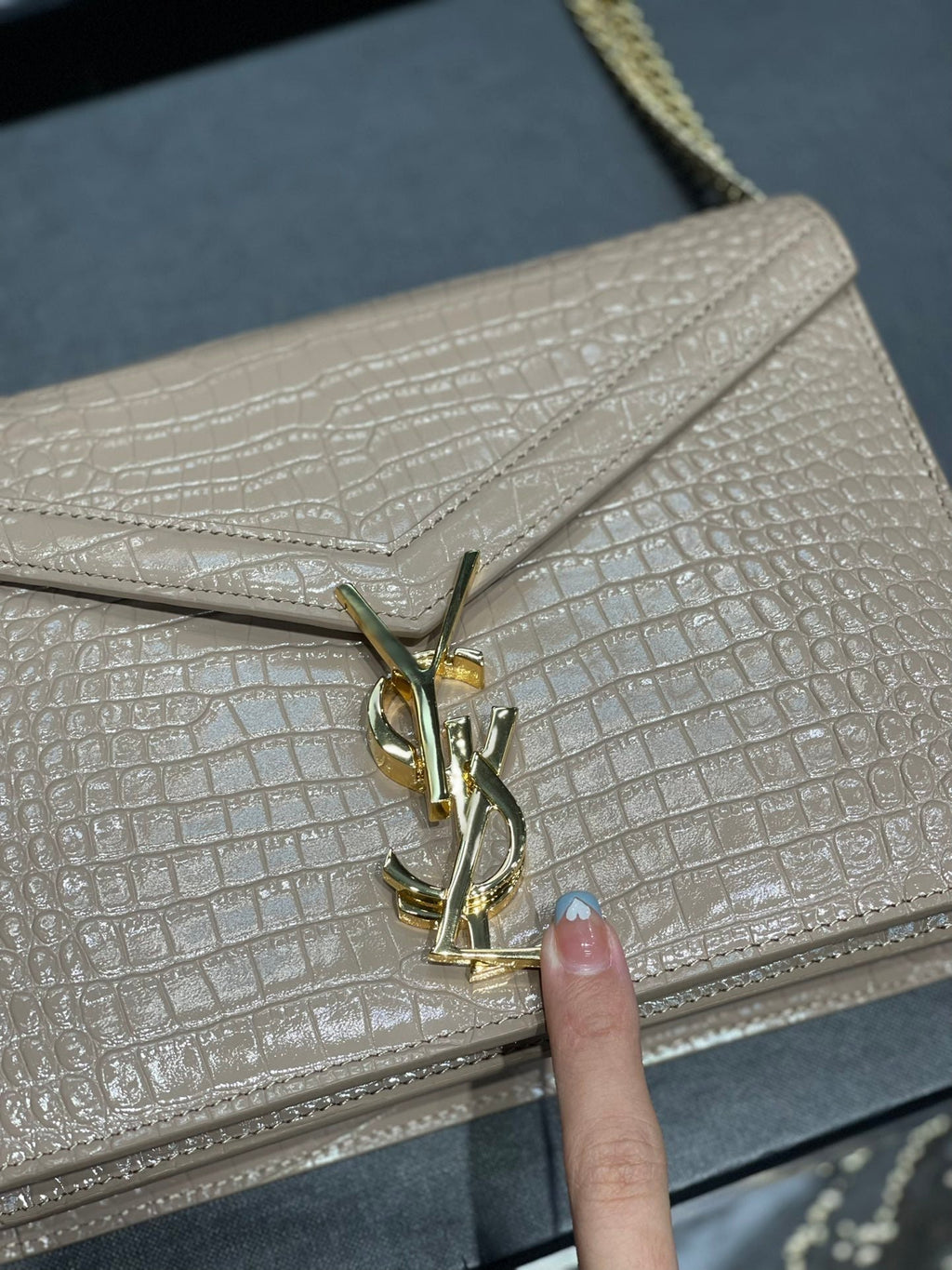 Saint Laurent Cassandra Medium Chain Bag In Grain De Poudre Embossed 22cm Nude