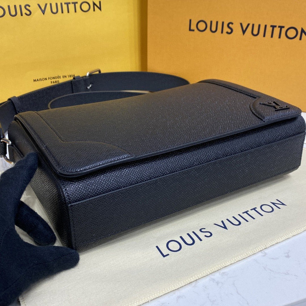 Louis Vuitton New Flap Messenger 29cm