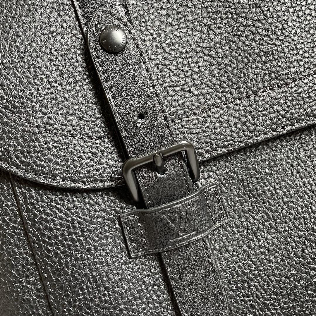 Louis Vuitton M58475 Christopher Messenger 29cm Black