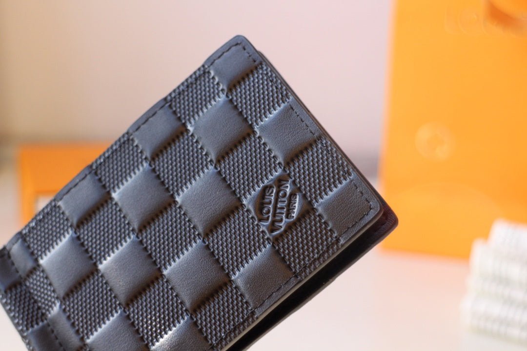 Louis Vuitton Clutch 12cm Black